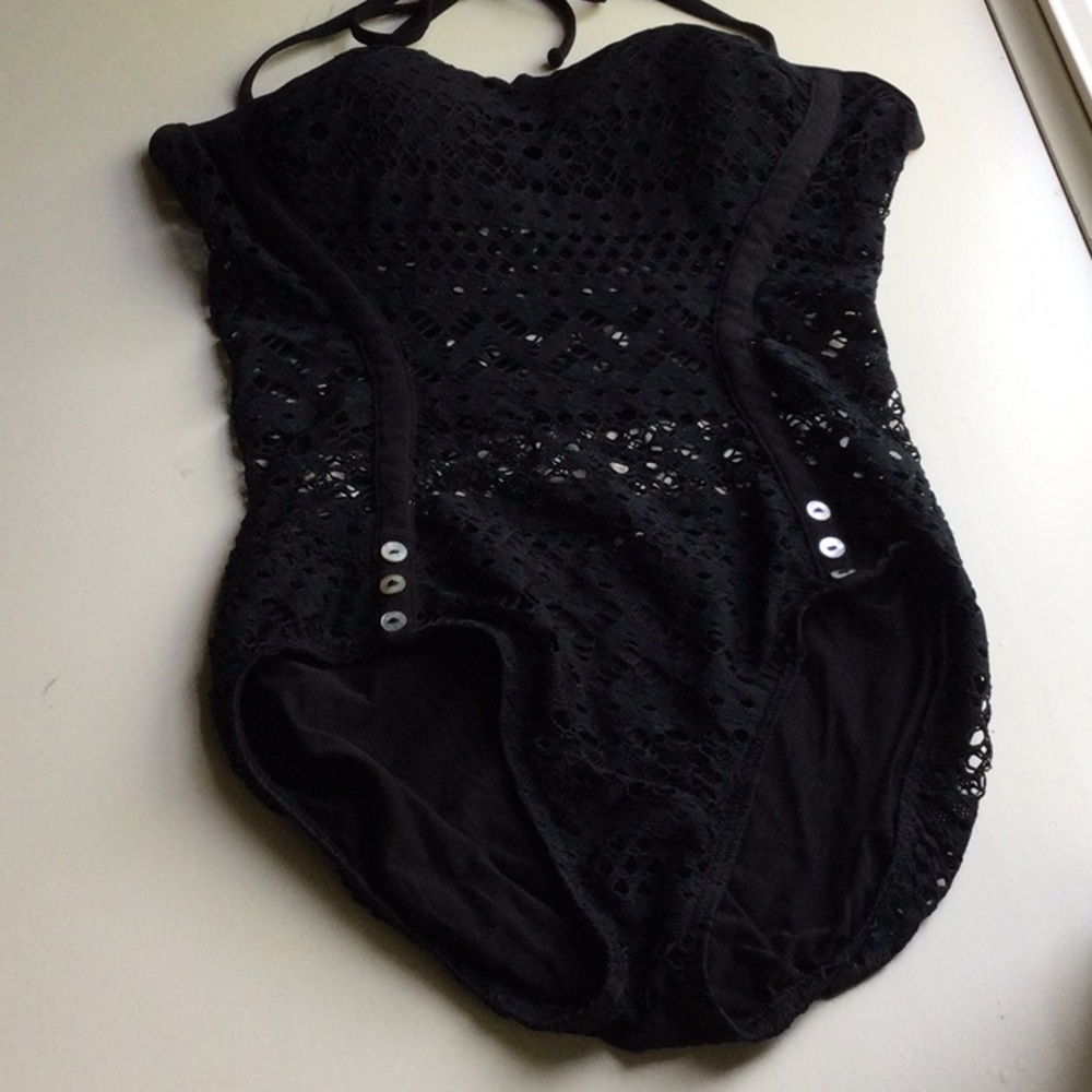 Like New! Robin Piccone Penelope Crochet One Piece - Size 6 - Picture 4 of 7